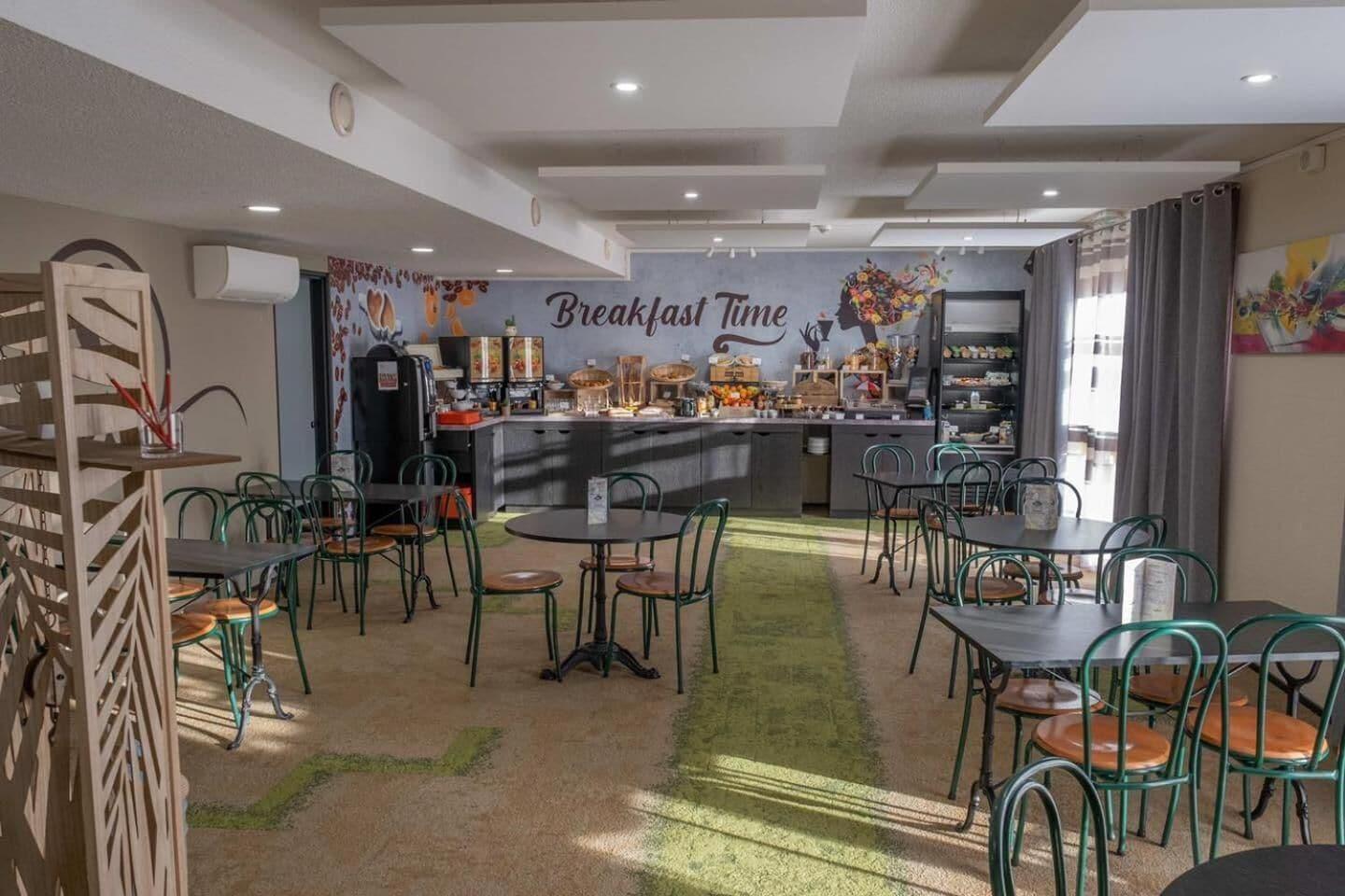 Hotel The Originals Access Bourges Nord Saint-Doulchard Esterno foto