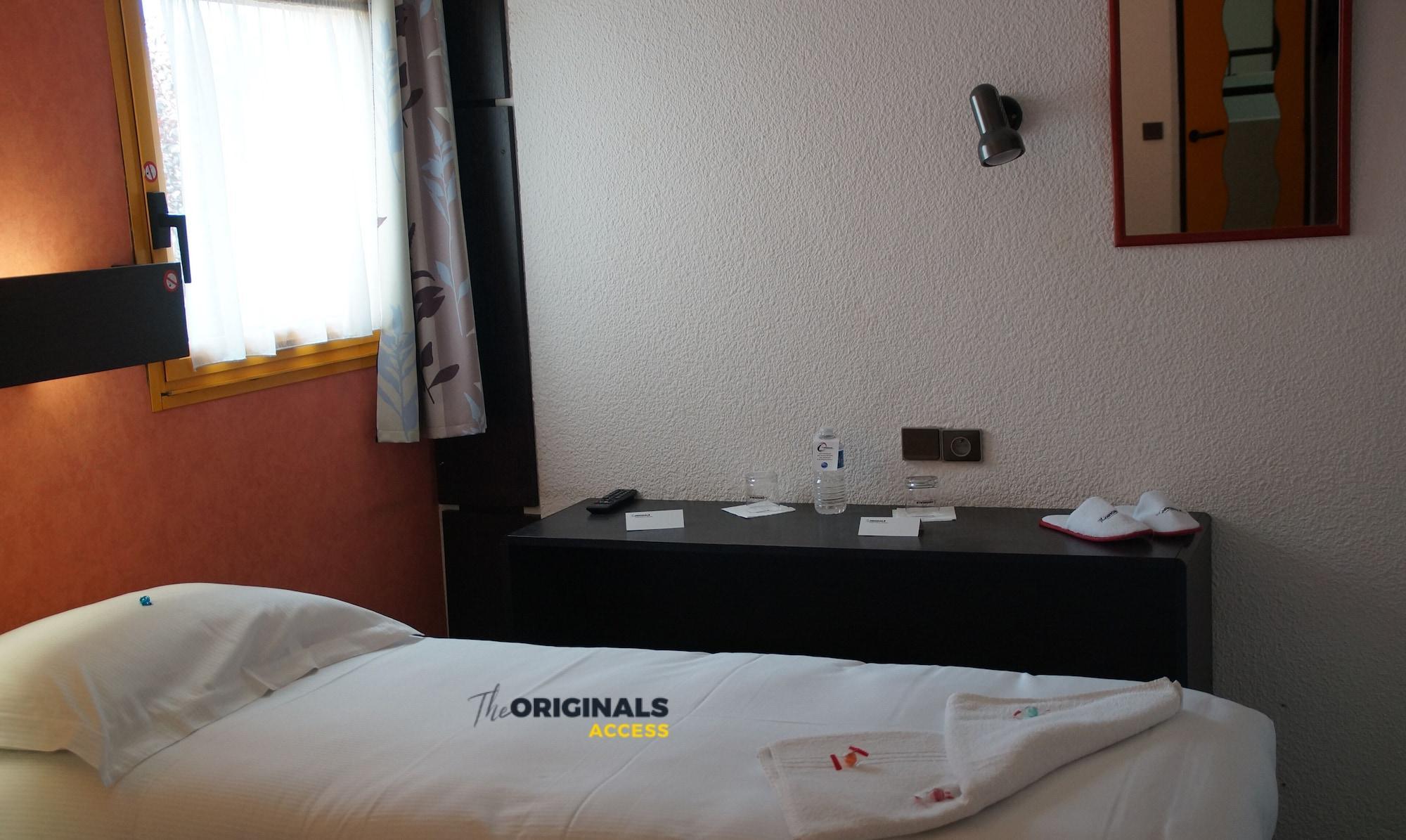 Hotel The Originals Access Bourges Nord Saint-Doulchard Esterno foto