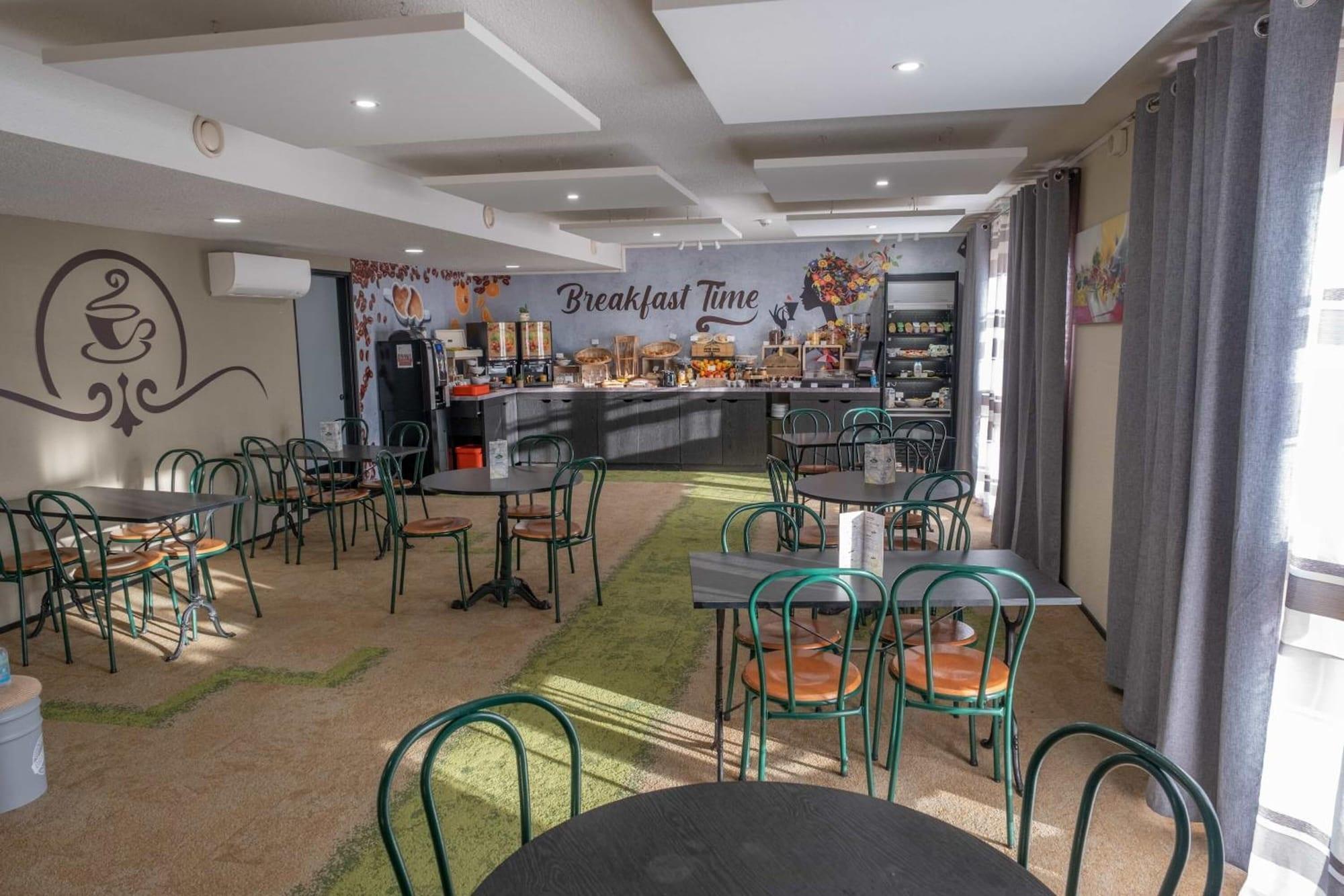 Hotel The Originals Access Bourges Nord Saint-Doulchard Esterno foto